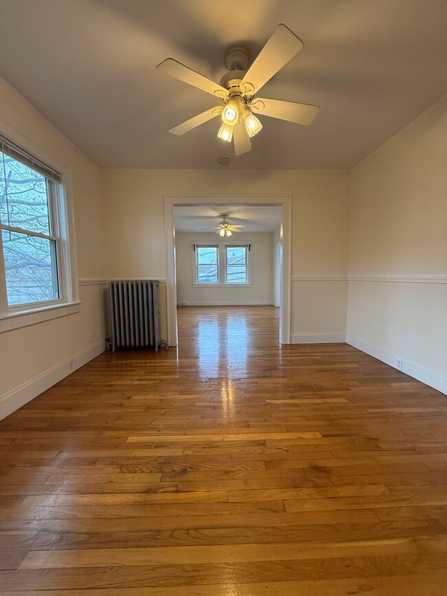 Building Photo - Spacious, Sunny and Updated Brighton / Oak...