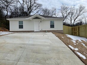 Building Photo - Brand new 2 bedroom 1.5 bath home