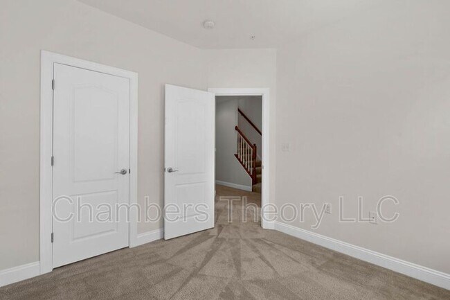 Building Photo - 415 N Upton Ct