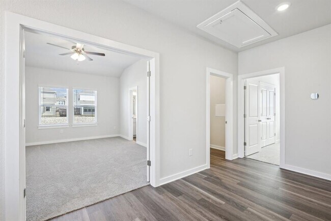 Building Photo - 2332 Delano Dr