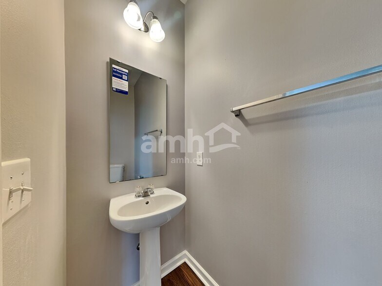 Building Photo - 1396 Stormhaven Way