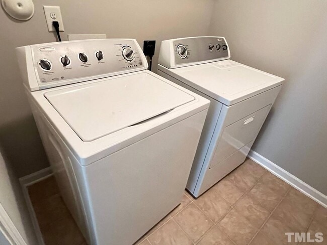Building Photo - 4 Bedroom Single Family RDU RTP