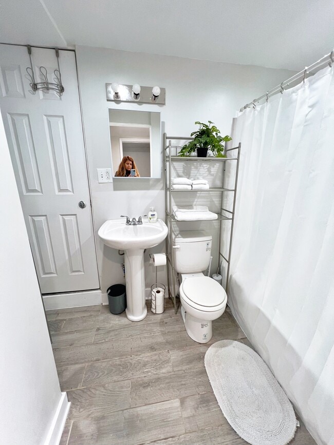 Building Photo - 855 C St