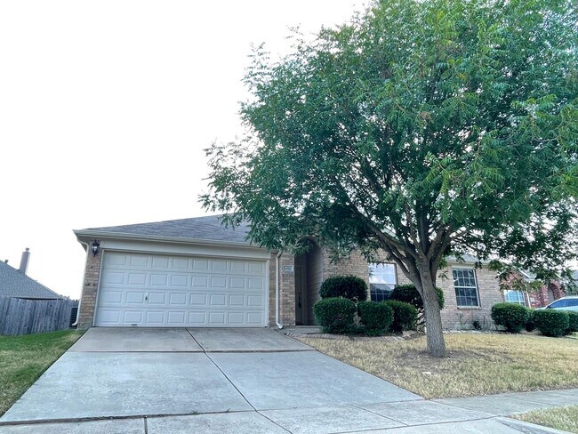 Building Photo - PRICE REDUCED!!! Denton County but Northwe...