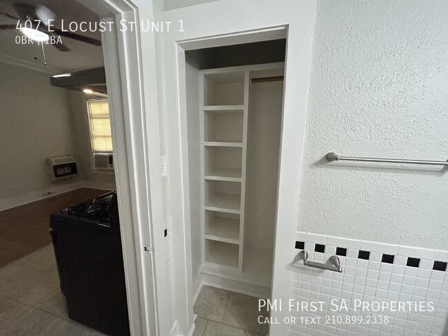 Building Photo - Renovated unit ready to move in by Downtow...