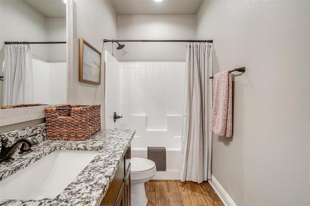 Building Photo - 2700 James