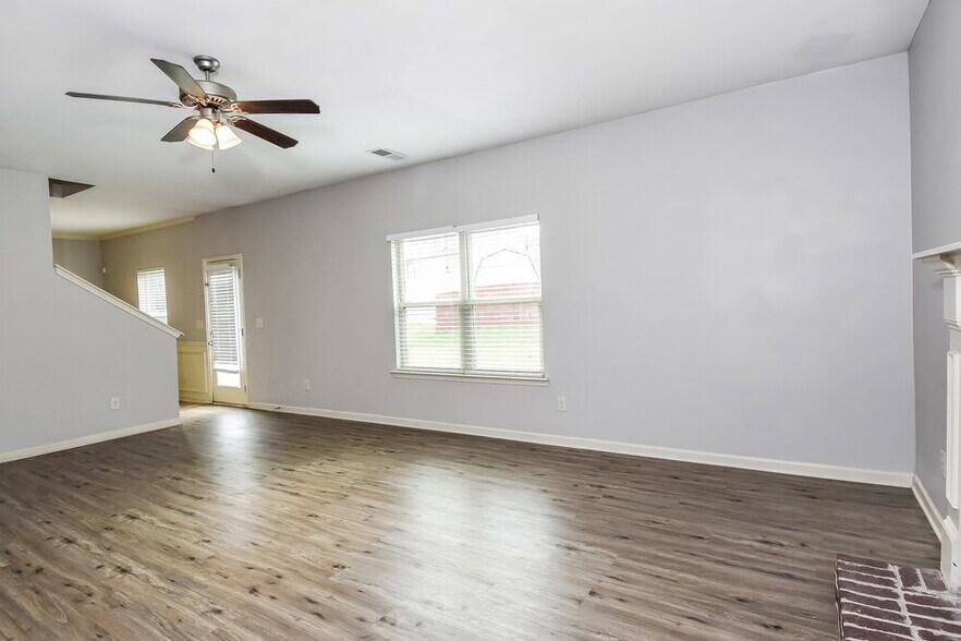 Building Photo - 191 Camellia Way
