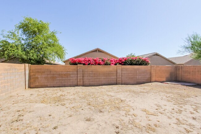 Building Photo - 11565 W Carol Ave