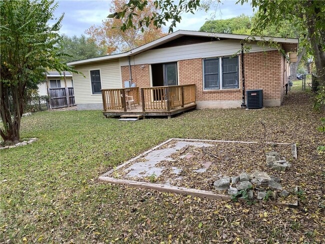 Building Photo - 1307 Ridgemont Dr