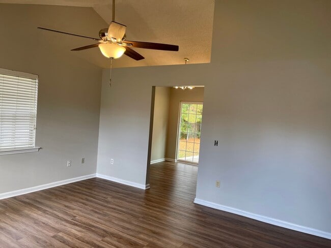 Building Photo - AVAILABLE MID-MARCH 2026! (Pet Friendly)