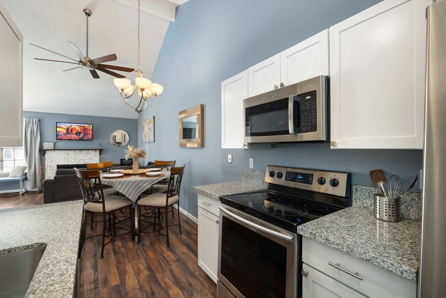 Building Photo - 602 North May-SI FL1-ID1625719P
