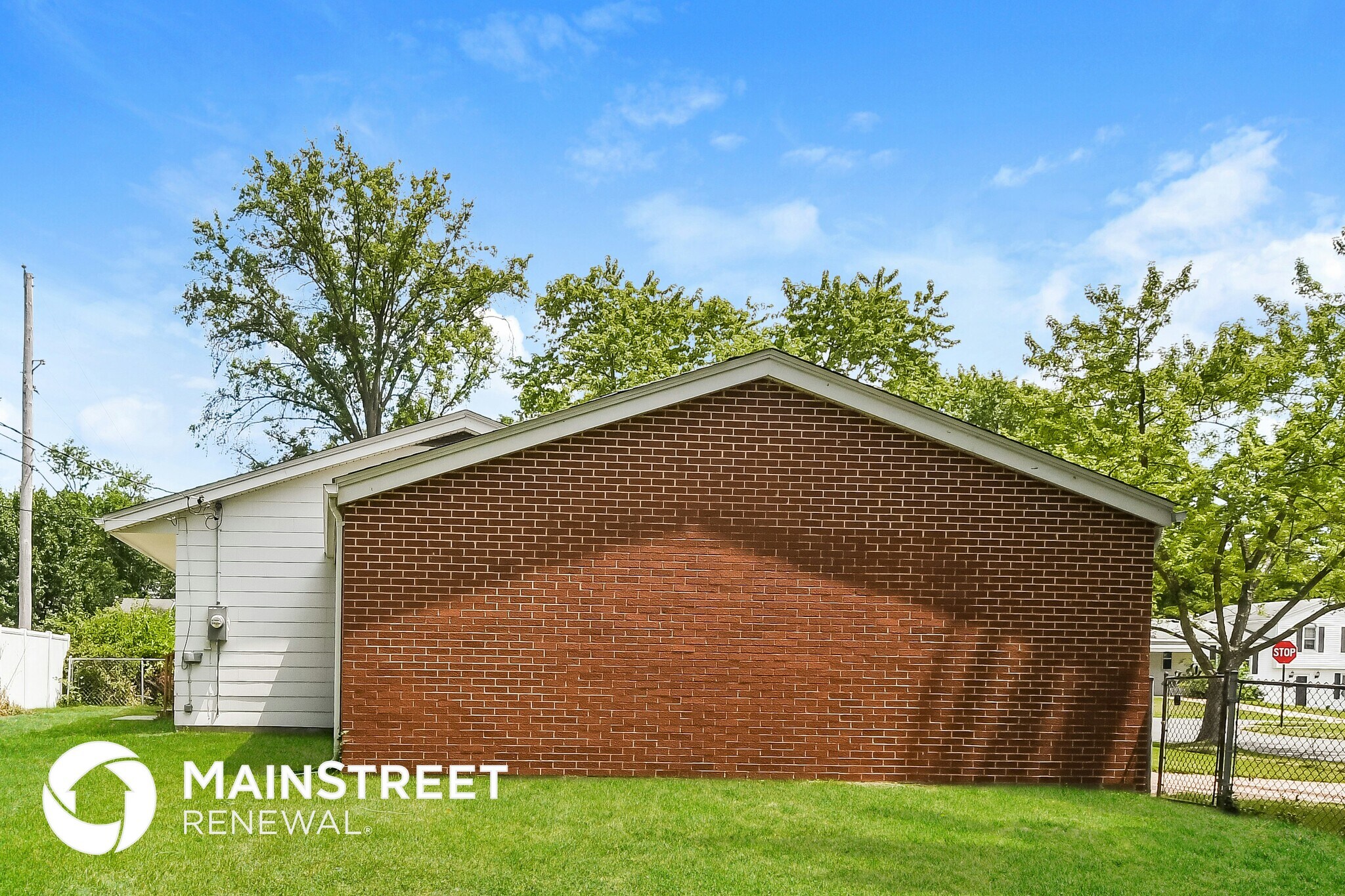 Building Photo - 1095 Cedar Pl
