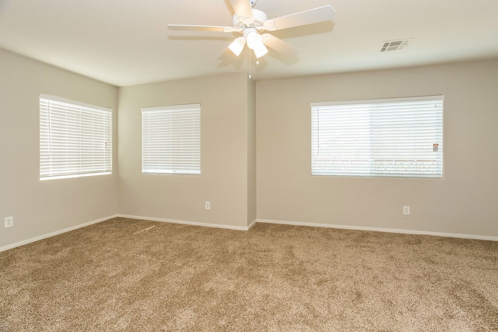 Building Photo - 3752 Hollycroft Dr