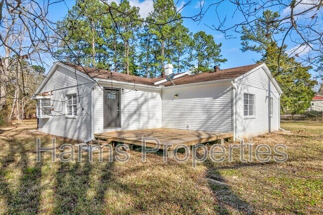 Building Photo - 185 Weiss Bluff Rd