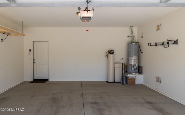Building Photo - 10324 S Barlow Way