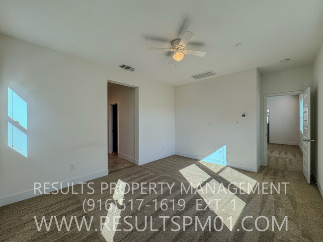 Building Photo - Beautiful 4 Bedroom Home in McKinley Villa...