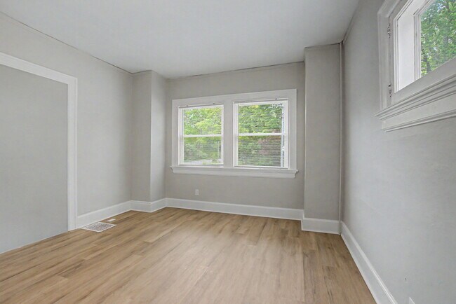 Building Photo - 2600 Wayne Ave