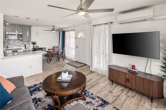 Building Photo - AVAILABLE NOW! 2 bed, 2 bath, 1 parking