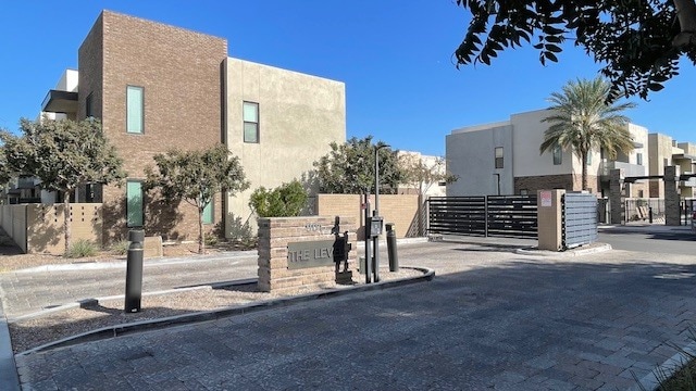 Building Photo - 901 S Smith Rd