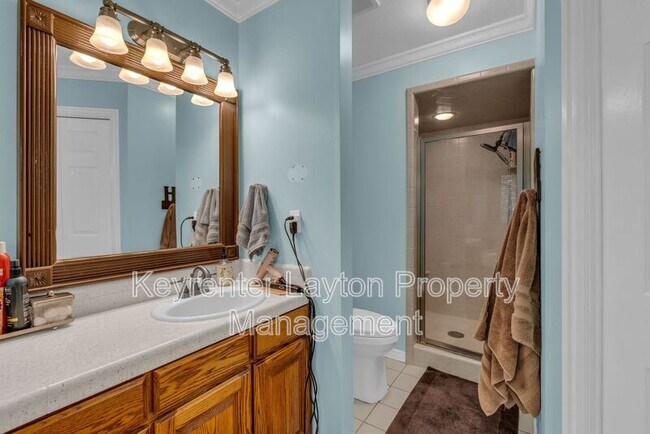 Building Photo - 2335 Summerwood Dr