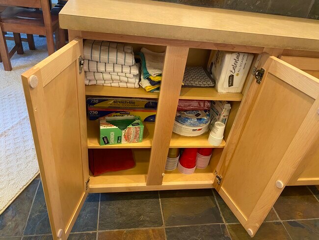 Building Photo - 213 Wolf Park Ln