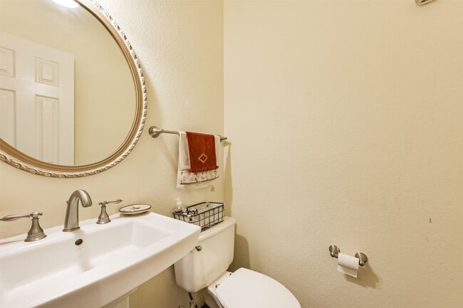 Building Photo - 1306 N Gabriel River Cir