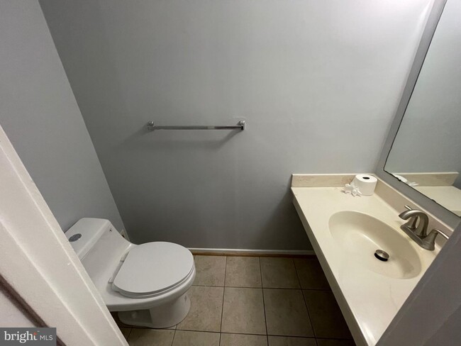 Building Photo - 9815 Hellingly Pl