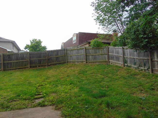 Building Photo - 1709 N Lakewood Dr