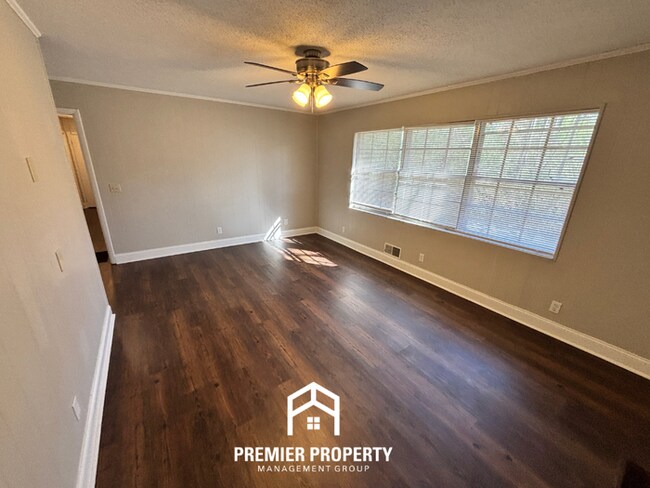 Building Photo - Spacious 3BR Home Near Birmingham w/ Hardwood Floors, Fenced Yard & Garage