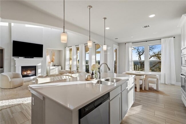 Building Photo - 2610 Sunset Vista Cir