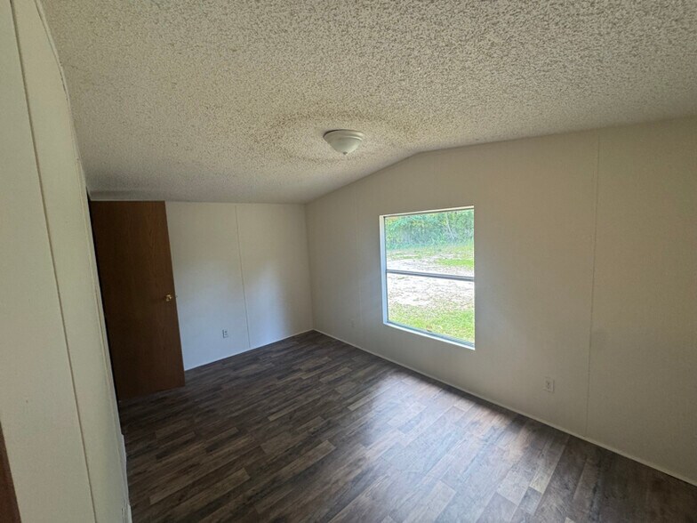 Building Photo - 1341 County Rd 1135