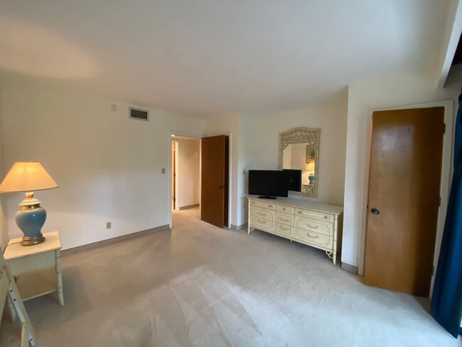 Building Photo - 1 Bedroom, 1 Bath Condo in Grenelefe