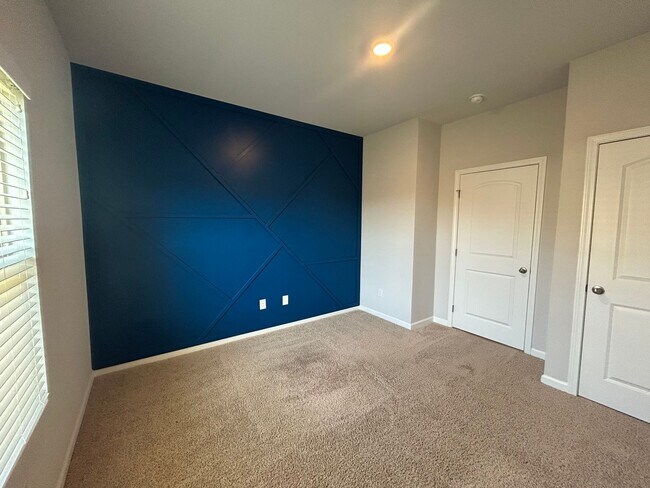 Building Photo - Welcome Home!