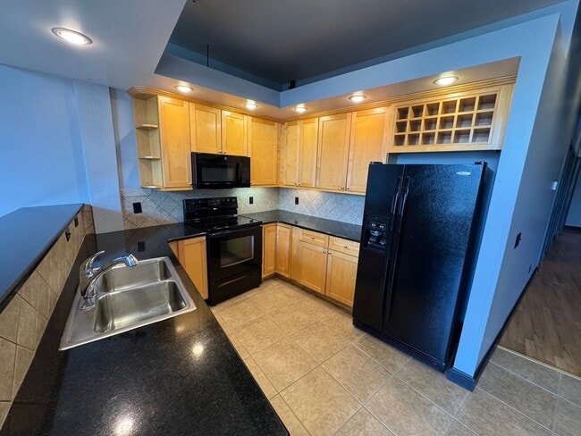 Building Photo - Beautiful Loft in Downtown Springfield