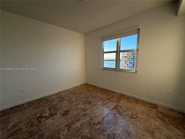 Building Photo - 7900 Harbor Island Dr