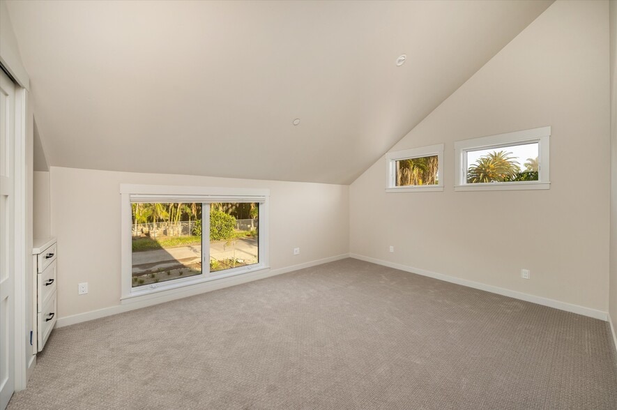 Building Photo - 1475 Anderson Ln