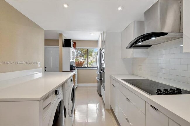 Building Photo - 2 bedroom in North Miami Beach FL 33179