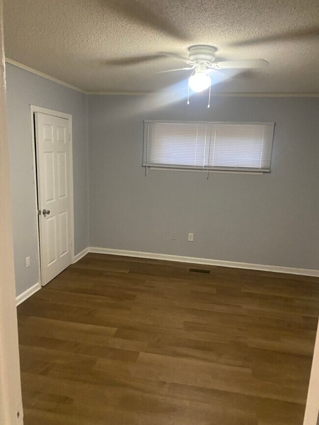 Building Photo - Beautifully Updated 3-Bedroom, 2-Bath Home...