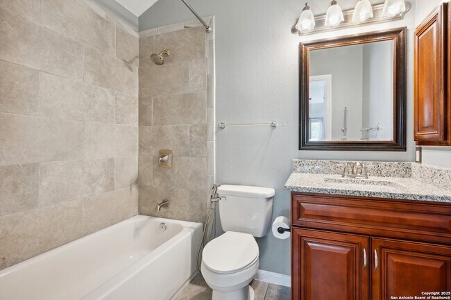 Building Photo - 207 Verde Ridge