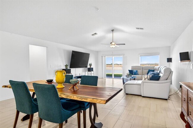 Building Photo - 15217 Zircon Red Dr