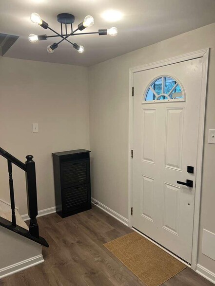 Building Photo - 442 Shady Glen Dr