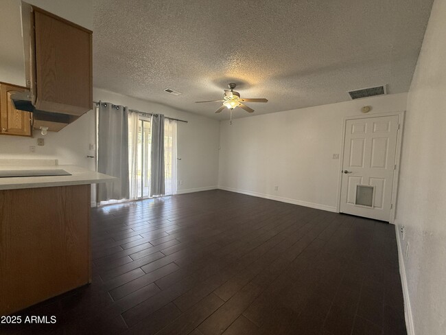 Building Photo - 564 S Creston