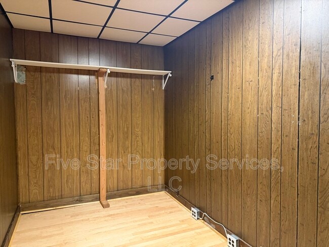 Building Photo - 1104 S 11th St