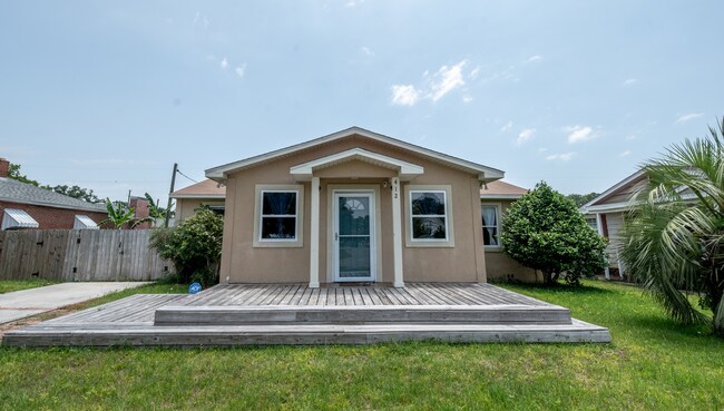 Building Photo - 412 Labree Rd