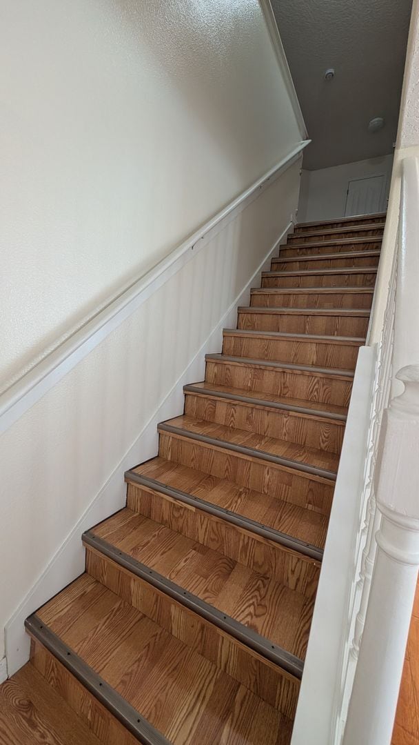 Building Photo - East Orlando spacious 3 bedrooms home with a large loft.