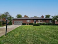 Building Photo - 937 Collins Rd