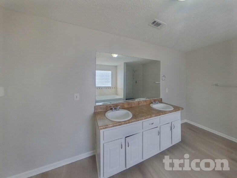 Building Photo - 4754 Clayton Crossing Ln