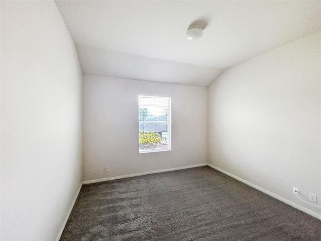 Building Photo - 4712 Lake Champlain Ln