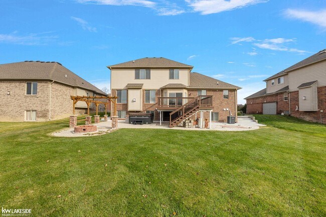 Building Photo - 46267 Terrace Dr