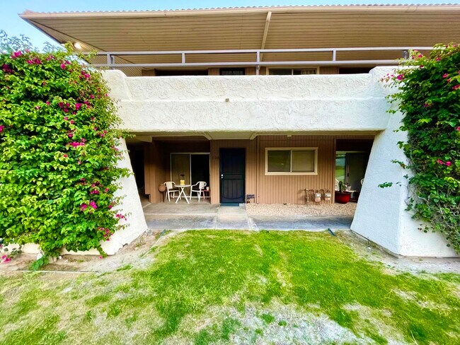 Primary Photo - 575 N Villa Ct